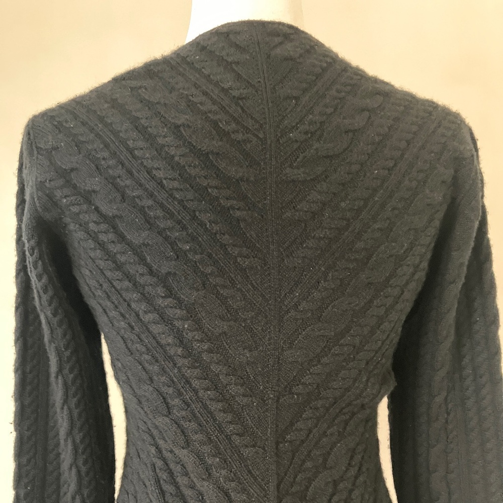 LORO PIANA 100% CASHMERE CABLE KNIT V-NECK - Picture 7 of 11